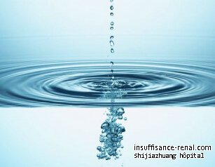 Combien d'eau dois-je prendre avec la maladie rénale chronique