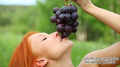 Est-le raisin bon pour les patients atteint le syndrome néphrétique