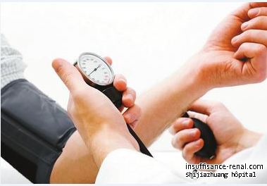 Comment traiter la créatinine valeur 403.90 pour les patients atteints d’hypertension insuffisance rénale chronique
