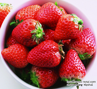 Les fraises est bon pour les patients atteints du stage 4 d’insuffisance rénale